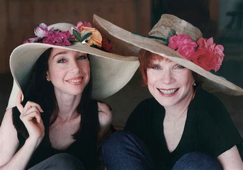 shirley maclaine and daughter today